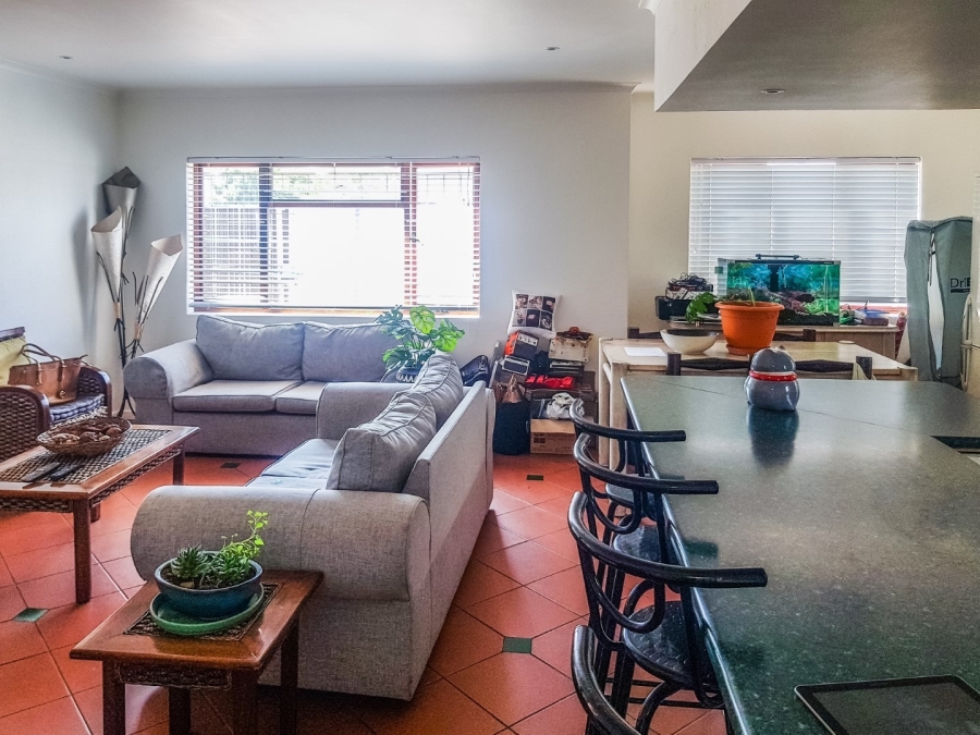To Let 3 Bedroom Property for Rent in Bothasig Western Cape